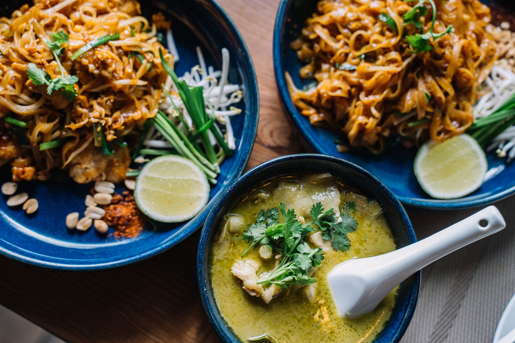 Noodles with creamy green curry